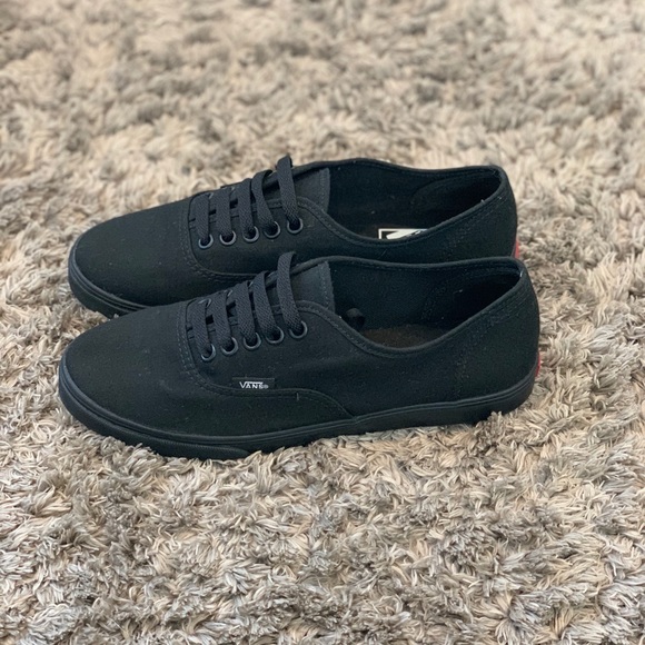 All Black Vans Lo Pro - Picture 3 of 5